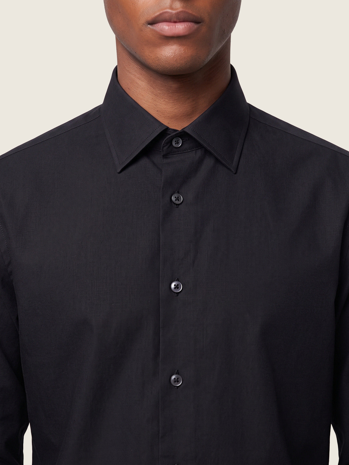 Classic Shirt, Black Comfort, the collar and placket on the model