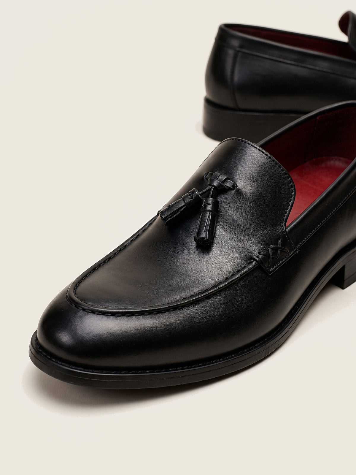 Tassel Loafer, Black, close up on the toe and the upper