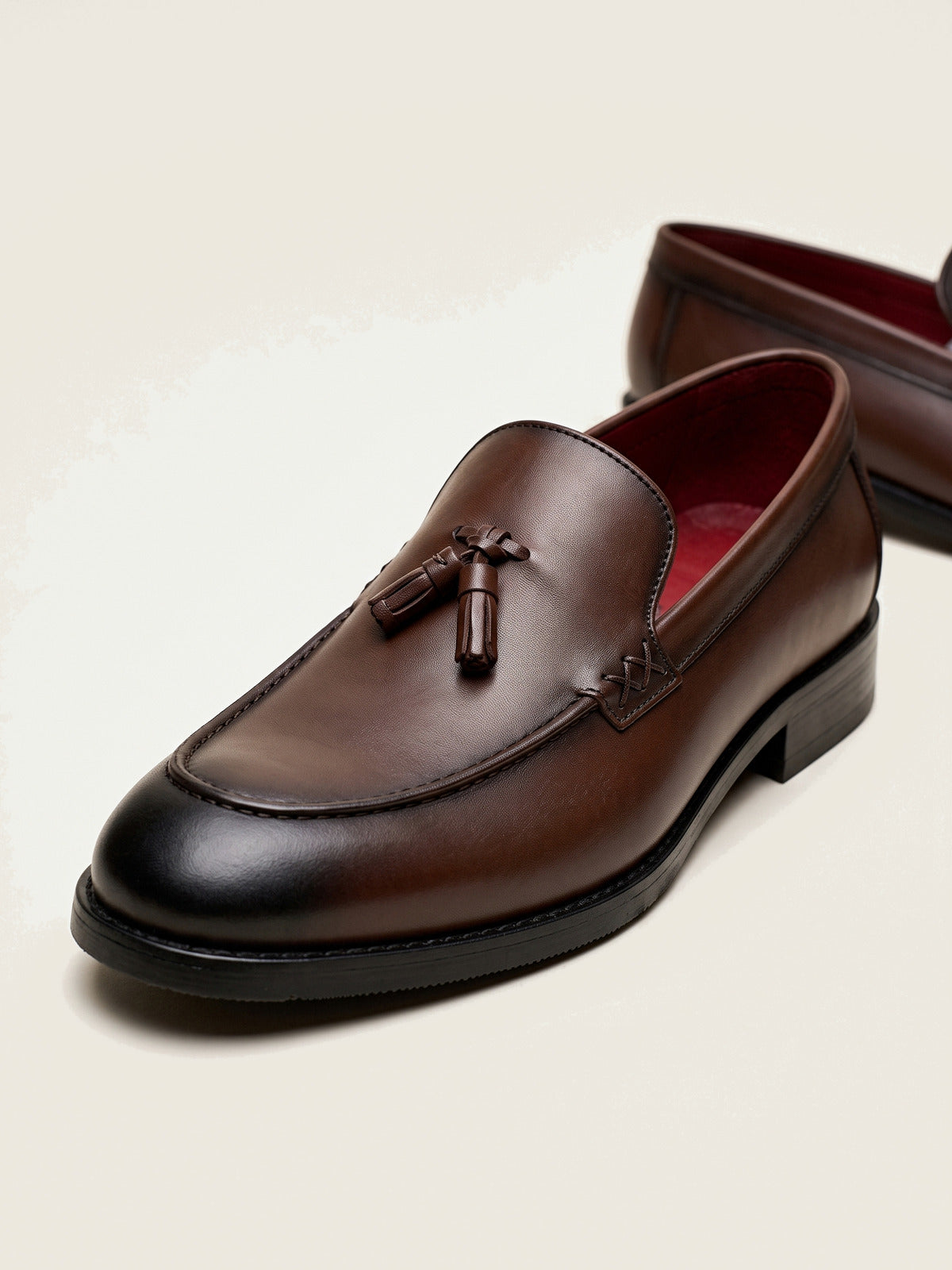 Tassel Loafer, Brown, close up on the toe and the upper
